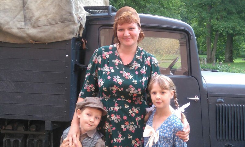 Мама МК вместе с детьми снимается в российском сериале
