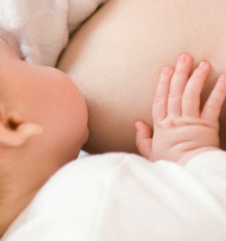 Ребёнок берёт только одну грудь