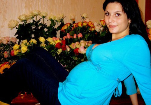 Мамин Клуб решил: "беременную" фотосессию...
