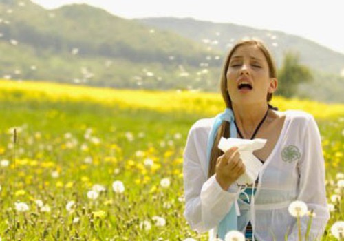 В борьбе с весенней аллергией помогут профилактические средства, витамины и народная медицина