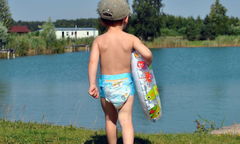 ФОТОконкурс в FACEBOOK: Покажи, как твой малыш купается этим летом, и выиграй приз!