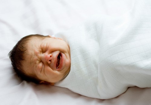 Плач новорождённого
