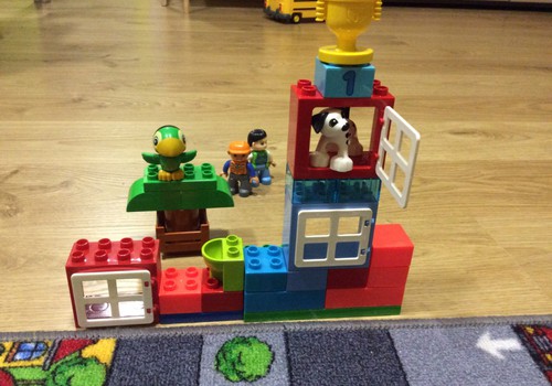 Новый домик для попугая Полли и собачки-спасателя из Lego Duplo