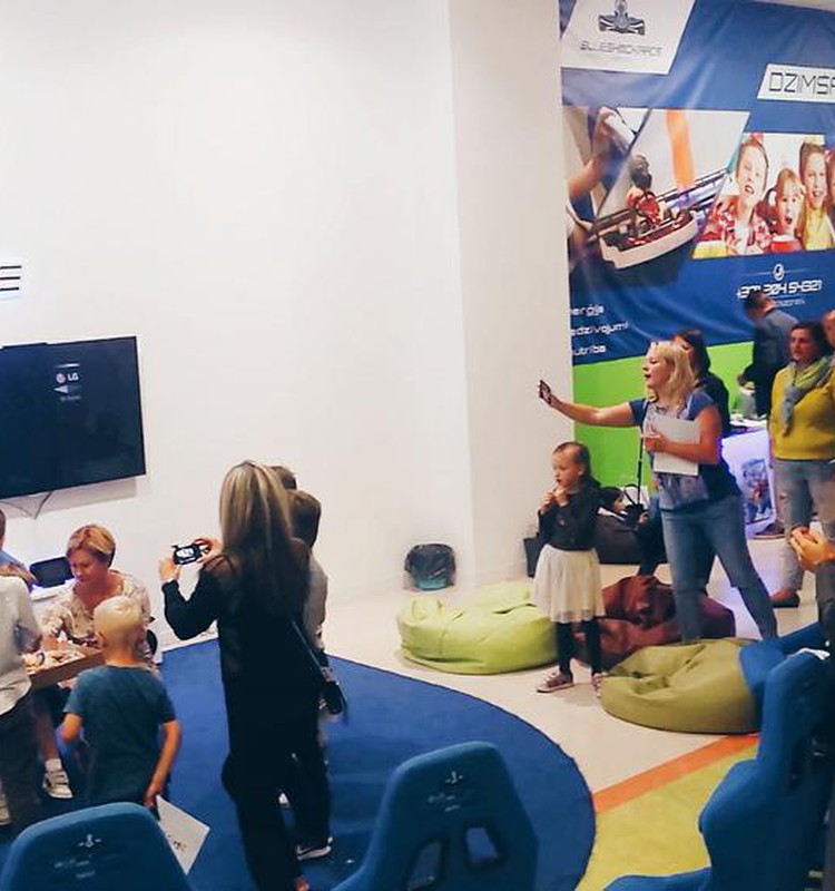 КОНКУРС НА FACEBOOK: Две подруги с детьми посетят Школу ралли!