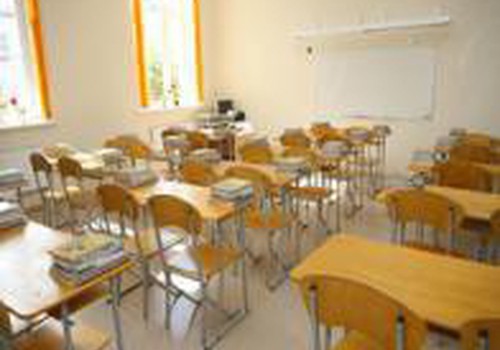 Занятия после зимних каникул не возобновили 67 школ