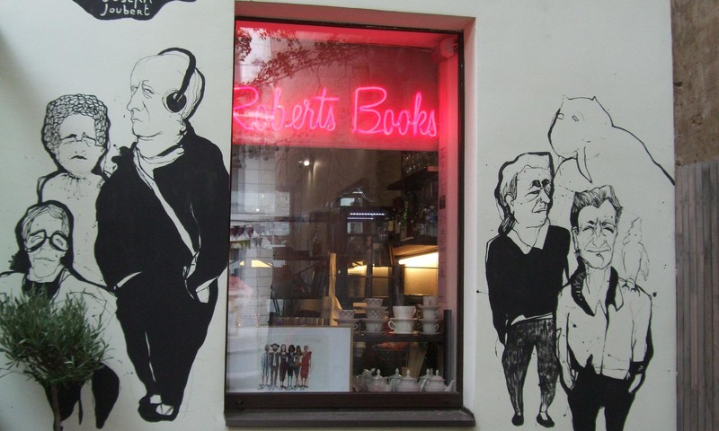 Книжное кафе "Roberts Books"  