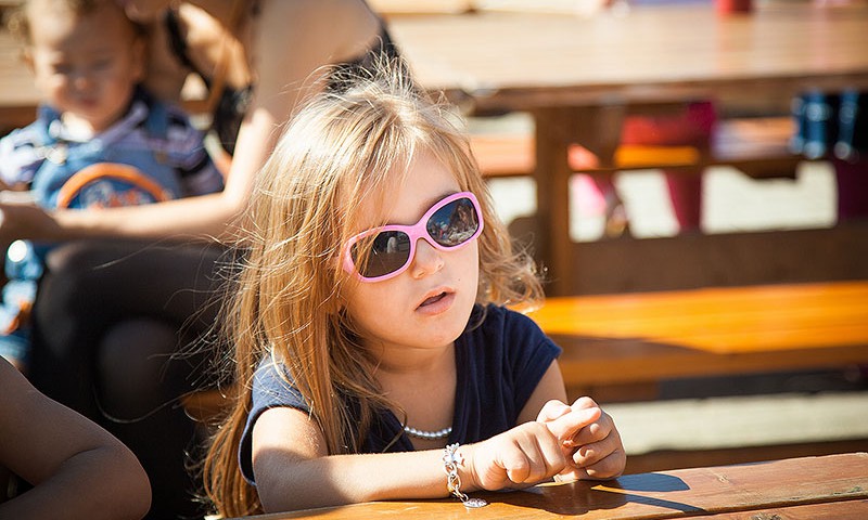 Нужны ли ребёнку солнечные очки