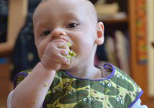 Учим малыша кушать самостоятельно