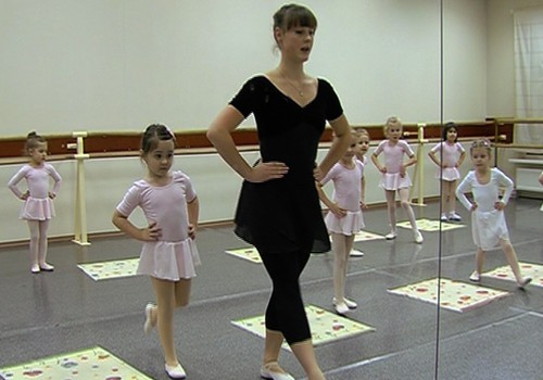 ВИДЕО: Как проходят занятия в балетной студии