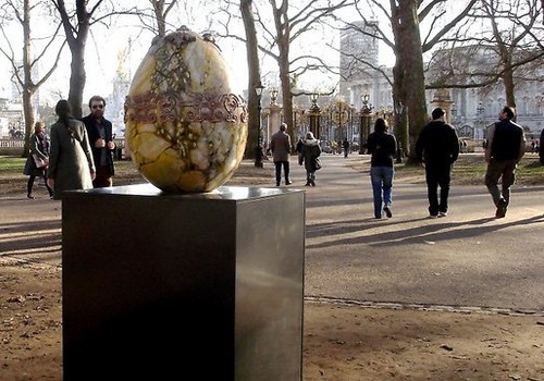 Создано самое большое пасхальное яйцо в Латвии
