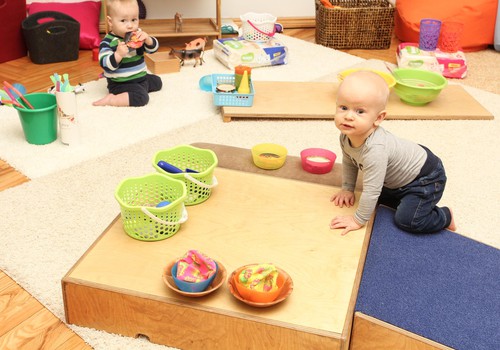 ФОТО Комнаты чудес Huggies@: как играют дети в 8-12 месяцев