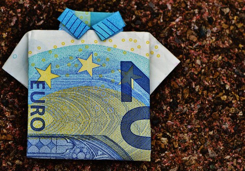 Долгожданные пособия: за первый день выплат перечислено уже 62 320 000 евро