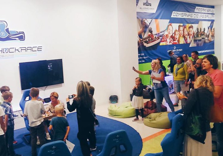 КОНКУРС НА FACEBOOK: Две подруги с детьми посетят Школу ралли!