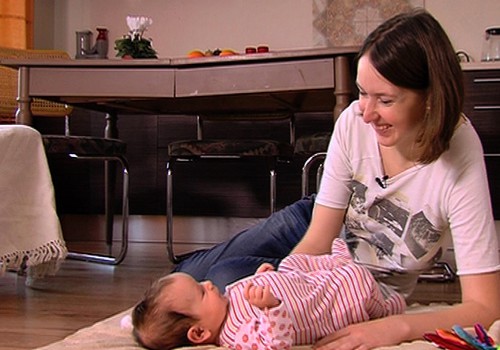 ВИДЕО "Первые 12 недель": развитие тактильных ощущений у малыша