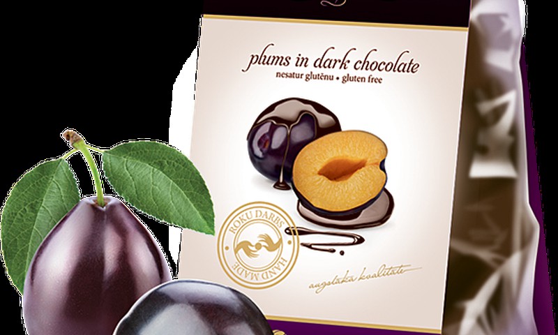 Подарки в круизе в честь Дня матери сливы в шоколаде от Skrīveru saldumi