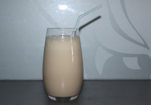 Молочный коктейль с вареным сгущенным молоком