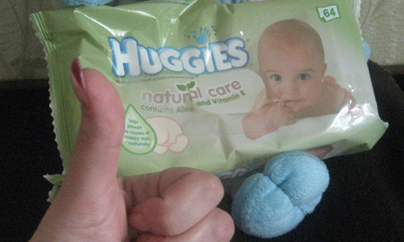 Влажные салфетки Huggies Natural Care - нежное прикосновение