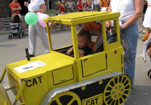 На Интернет-Парад колясок МК приехал "Трактор"!