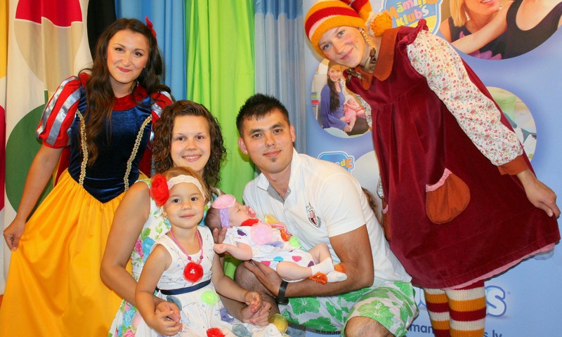 ФОТОрепортаж и фотоуголок: Чемпионат всезнаек в т/ц Riga Plaza