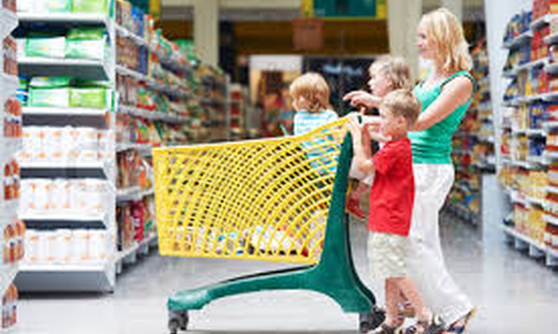 Какие продукты купил бы в магазине ваш ребёнок?