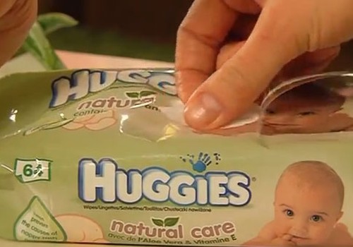 Выполни второе задание об уходе за малышом и влажных салфетках Huggies®!