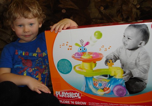 Подарок МК - игрушка "Playskool" в надежных руках! 