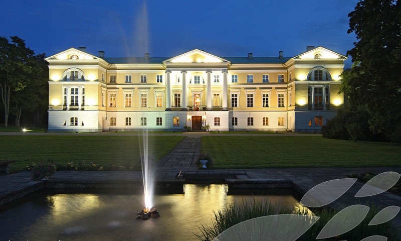 Осенние прогулки: дворец Межотне - ярчайший образец классицизма в Латвии