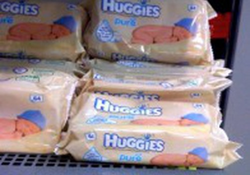 В магазинах RIMI хорошая цена на салфетки Huggies!