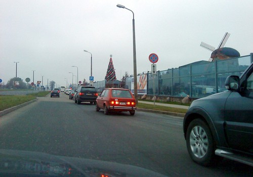 В Риге уже установили новогоднюю елку. ФОТО и ВИДЕО