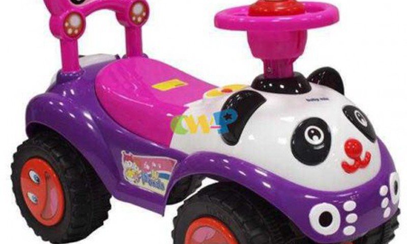 Не вредно ли детям кататься на игрушечных машинках?