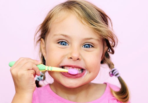 ОПРОС: Как ты заботишься о здоровье зубов своего ребёнка?