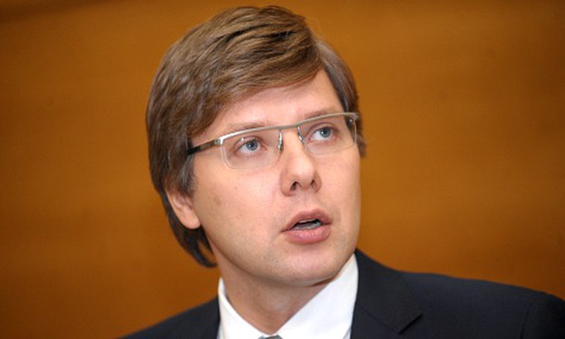 Сегодня одновременно пройдут пикеты в поддержку и за отставку Ушакова 