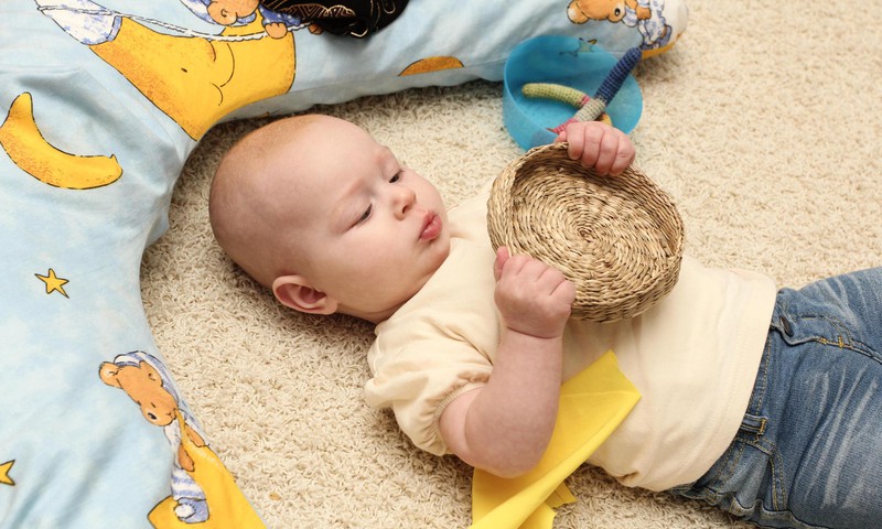 ФОТОсовет Комнаты чудес Huggies@: Как обустроить игровую среду для малышей с трёх до пяти месяцев