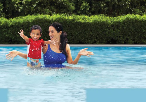 Что делать, если ребёнок напился воды из бассейна и другие правила безопасности у водоёмов