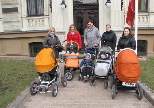 В МЕГА прогулке примут участие латышские и литовские мамочки!