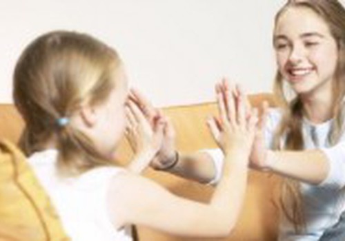 Мамы используют язык жестов для общения с малышами