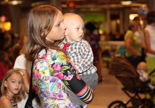 С 1 октября в Латвии меняется порядок выплаты родительских пособий