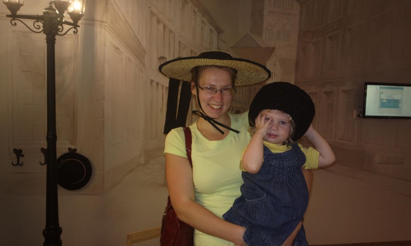 Дети не любят носить головные уборы?! Кругосветное путешествие за полчаса?! Посетите единственный в мире музей – и дело в шляпе!