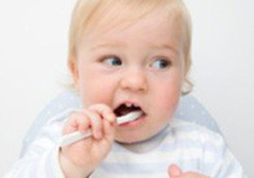 Малыш не хочет чистить зубки. Почему?