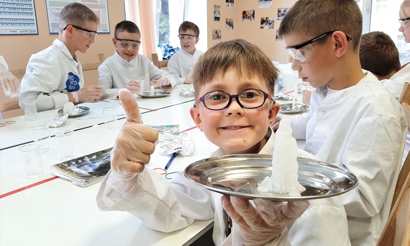 “Laboratorium Zinātnes skola” в сотрудничестве с “Schwenk Latvija”, “Elme Messer” и “Erica Synths” предлагает бюджетные места для школьников