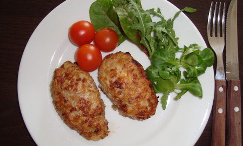 Мясные котлетки с молодым кабачком