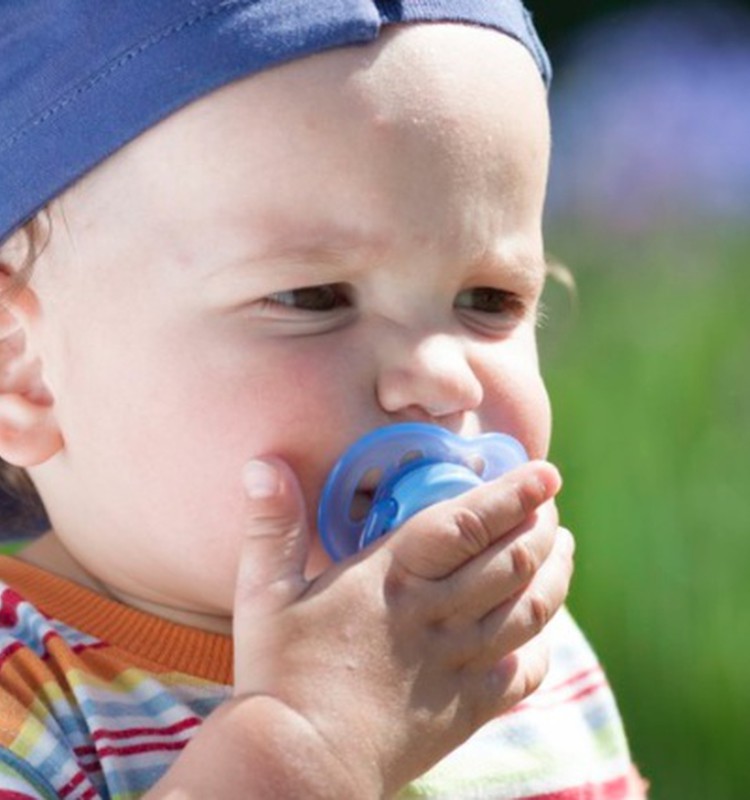 Использование пустышки не вредит грудному вскармливанию