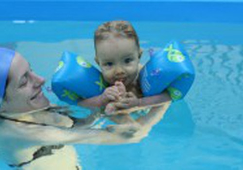 В бассейн вместе с подгузниками HUGGIES® Little Swimmers®