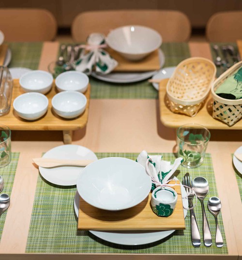 Украшаем пасхальный стол: вдохновение в декоративных запасах родителей, бабушек и дедушек