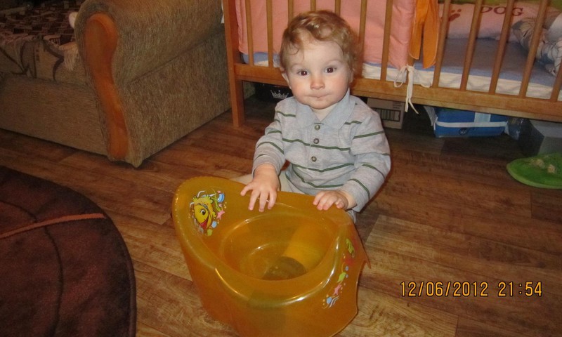 Тимур знакомится с горшком
