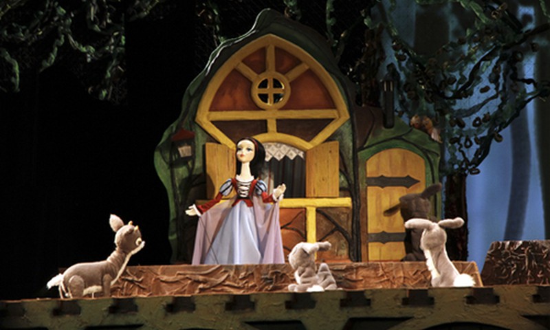 С октября спектакли Рижского Кукольного театра будут проходить также в Каминном зале Латвийского театра кукол