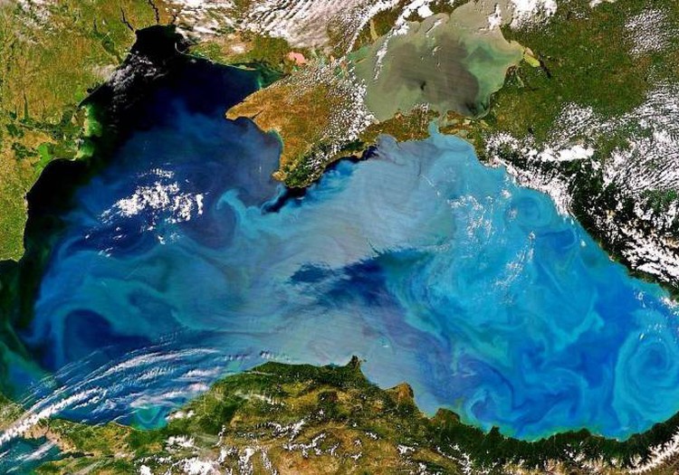 В погоне за летом: Черное море
