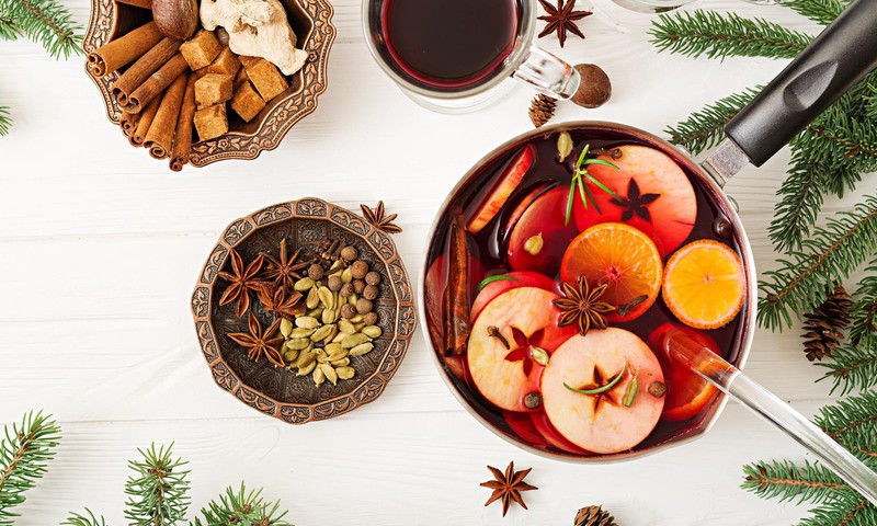 Звездчатый анис, корица, гвоздика: как рождественские ароматы влияют на наше здоровье