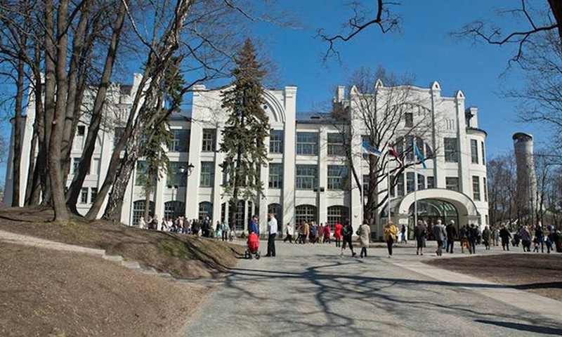Большой концерт фестиваля Маминого Клуба состоится 13 июня с 16:00!
