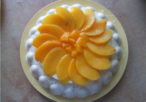 Холодный тортик из творога и персиков 